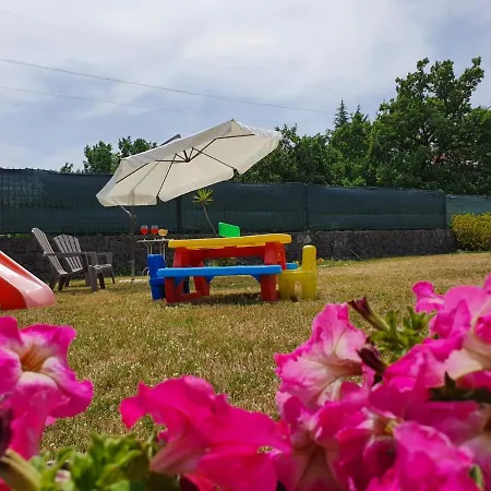 Floris Tra Mare E Montagna Apartament
