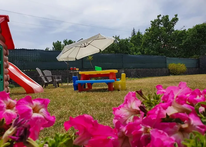 Floris Tra Mare E Montagna Apartament