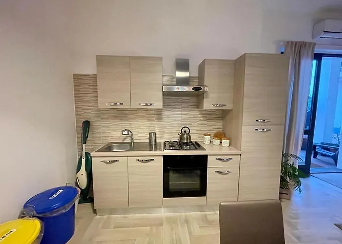 Floris Tra Mare E Montagna Apartament